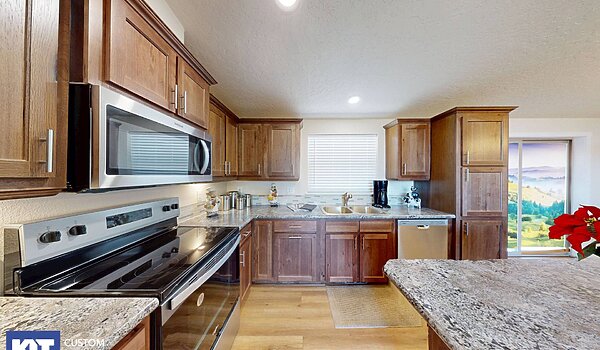Pinehurst / 2502-4 Kitchen 115455