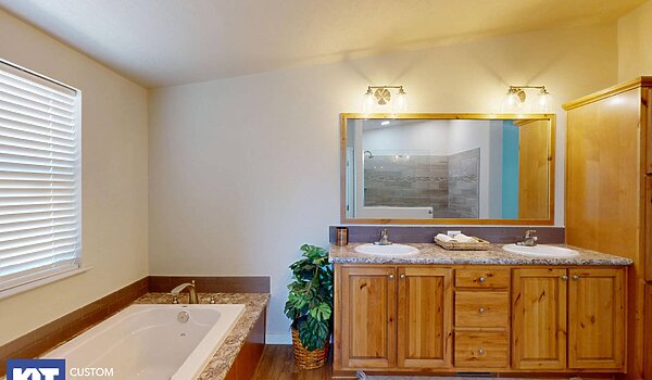 Pinehurst / 2506-9 Bathroom 115513