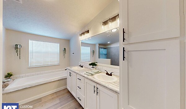 Pinehurst / 2512-3 Bathroom 115536
