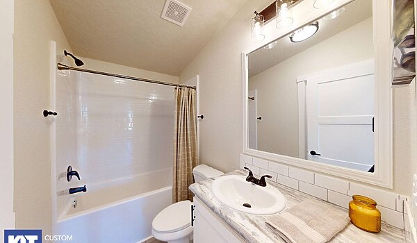 Pinehurst / 2512-3 Bathroom 115539