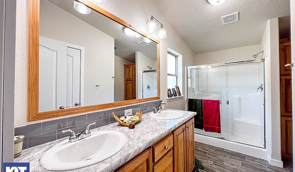 Pinehurst / 2508-3 Bathroom 118769