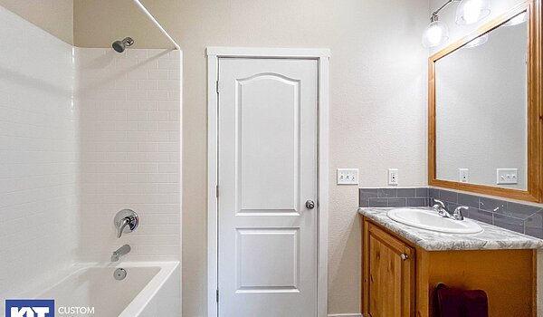 Pinehurst / 2508-3 Bathroom 118770