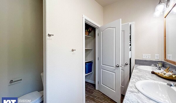 Pinehurst / 2508-3 Bathroom 118772