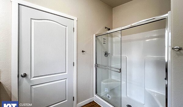 Pinehurst / 2501-2 Bathroom 118824