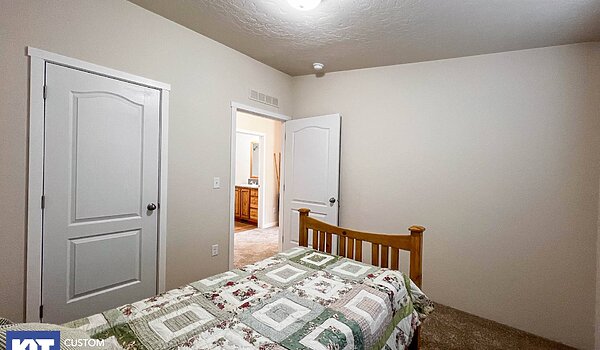 Pinehurst / 2501-2 Bedroom 118820