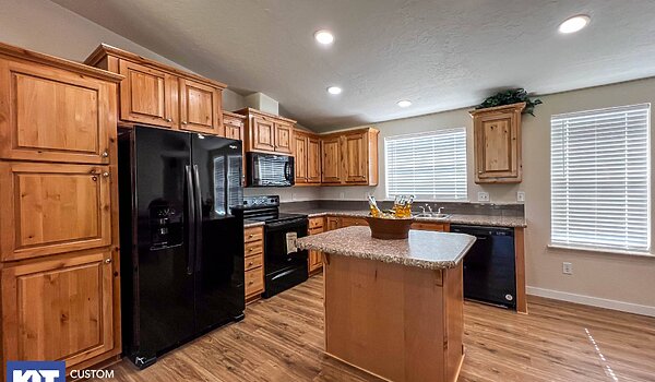 Pinehurst / 2501-2 Kitchen 118812