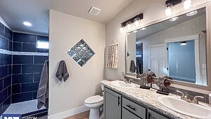 Cedar Canyon / 2020 with Raised Roof Bathroom 120604