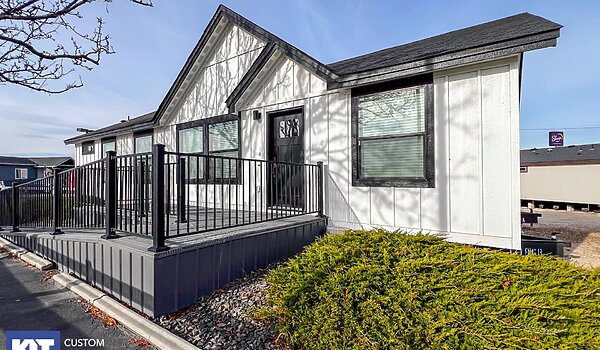 Cedar Canyon / 2020 with Raised Roof Exterior 120609