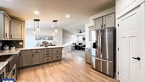 Cedar Canyon / 2020 with Raised Roof Interior 120597