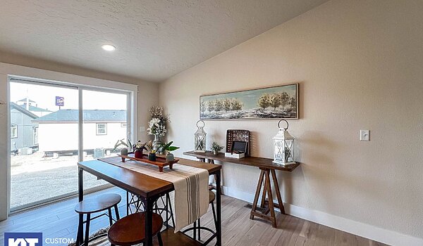 Cedar Canyon / 2020 with Raised Roof Kitchen 120598