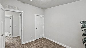 Cedar Canyon / 2032-4 Interior 130984