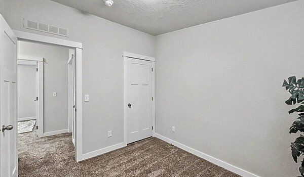 Cedar Canyon / 2032-4 Interior 130984