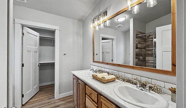 Cedar Canyon / 2032-4 Interior 130986