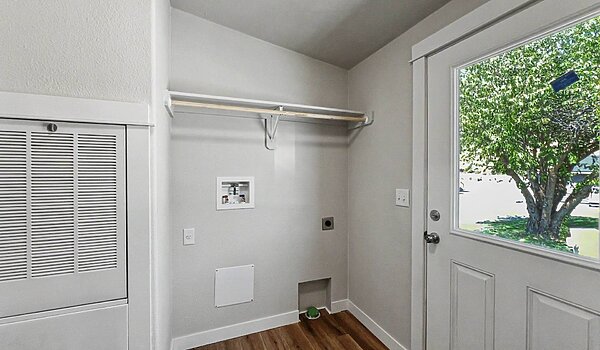 Cedar Canyon / 2032-4 Interior 130989