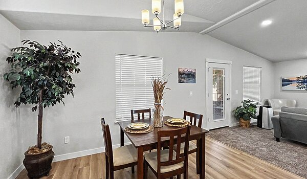 Cedar Canyon / 2032-4 Interior 130980