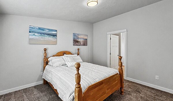 Cedar Canyon / 2032-4 Interior 130981