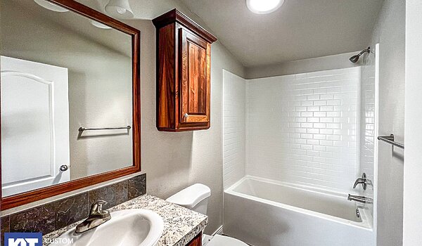 Cedar Canyon / 2003 Bathroom 113363