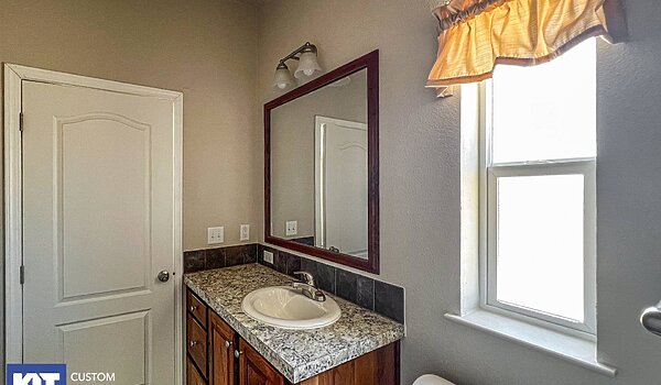 Cedar Canyon / 2003 Bathroom 113364