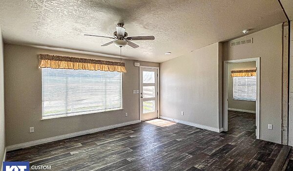Cedar Canyon / 2003 Interior 113361
