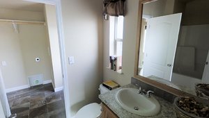 Pinehurst / 2502 Bathroom 412