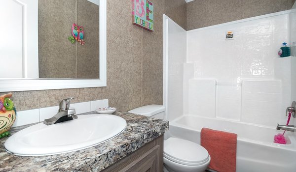 Fossil Creek / The Dynasty Bathroom 9757