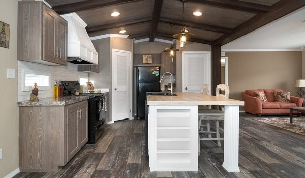 Fossil Creek / The Dynasty Kitchen 9751