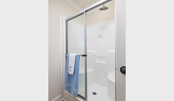 Park Model / Coastal Classic 1435454LGX Bathroom 82731