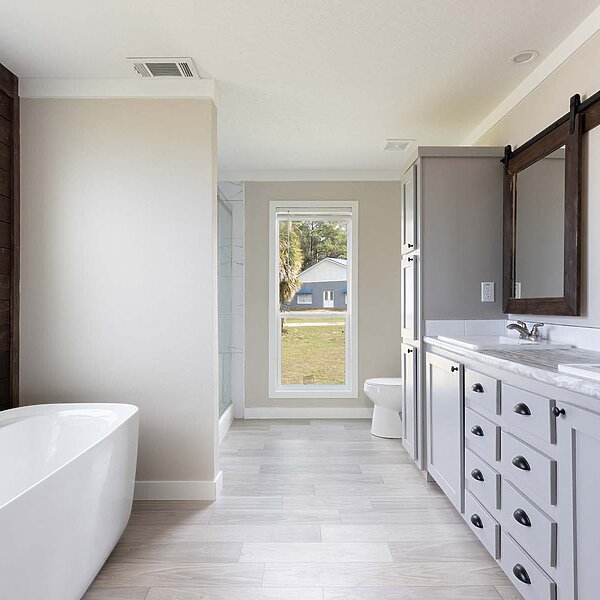 Liberty / Booyah XL 2876489 Bathroom 112451