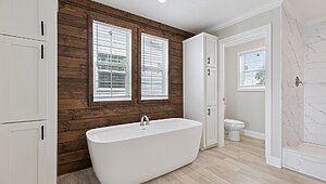 Waycross Express / 3258494 Bathroom 144387