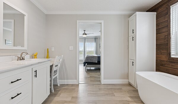 Waycross Express / 3258494 Bathroom 144389