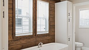 Waycross Express / 3258494 Bathroom 144390