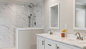 Waycross Express / 3258494 Bathroom 144391