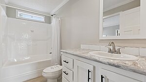 Waycross Express / 3258494 Bathroom 144394