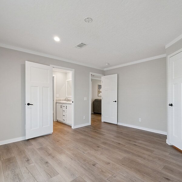 Waycross Express / Cottonwood 3272537 Interior 128406