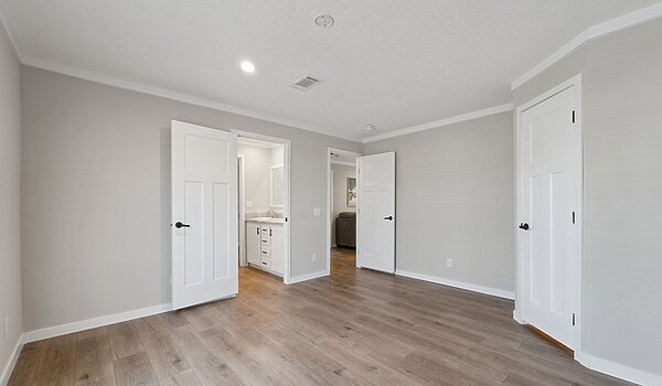 Waycross Express / Cottonwood 3272537 Interior 128406