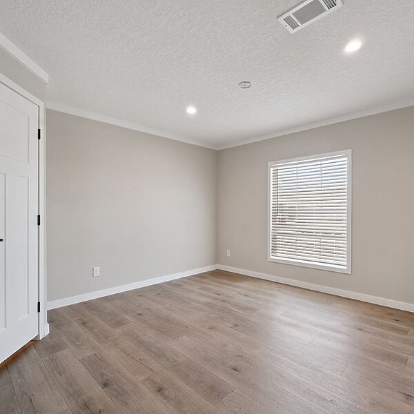 Waycross Express / Cottonwood 3272537 Interior 128407