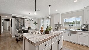 Waycross Express / Cottonwood 3272537 Interior 128401