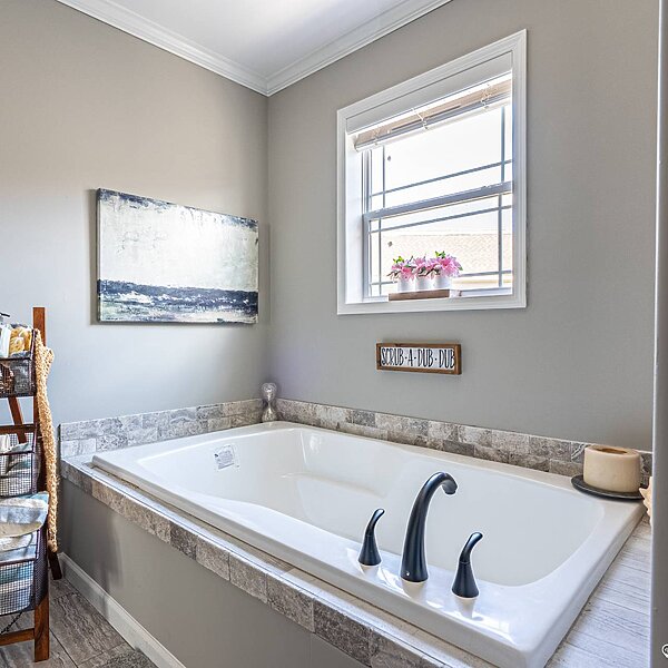 Signature Series / Greenfield DVHBSS-8409 Bathroom 115635