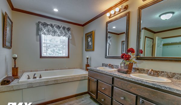 Signature Series / Brooks Pointe DVHBSS-6411 Bathroom 20475