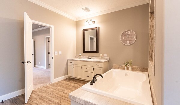 Signature Series / Tahoe Harbor DVHBSS-5802 Bathroom 104521