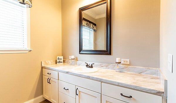 Signature Series / Tahoe Harbor DVHBSS-5802 Bathroom 104522