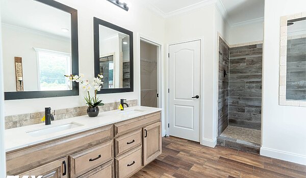 Signature Series / Orchard House DVHBSS-9006C (Porch) Bathroom 116669
