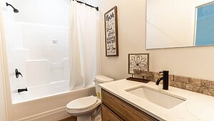 Signature Series / Orchard House DVHBSS-9006C (Porch) Bathroom 116671