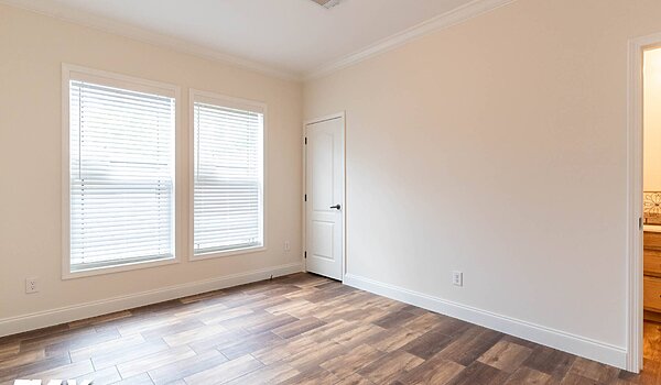 Signature Series / Orchard House DVHBSS-9006C (Porch) Bedroom 116666