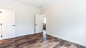 Signature Series / Orchard House DVHBSS-9006C (Porch) Bedroom 116667