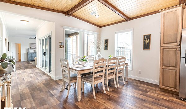 Signature Series / Orchard House DVHBSS-9006C (Porch) Kitchen 116663