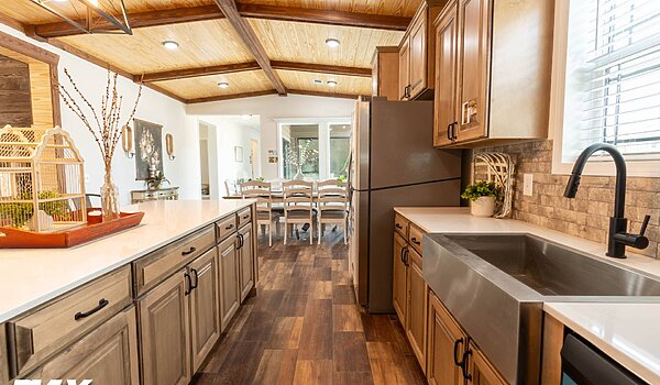 Signature Series / Orchard House DVHBSS-9006C (Porch) Kitchen 116660