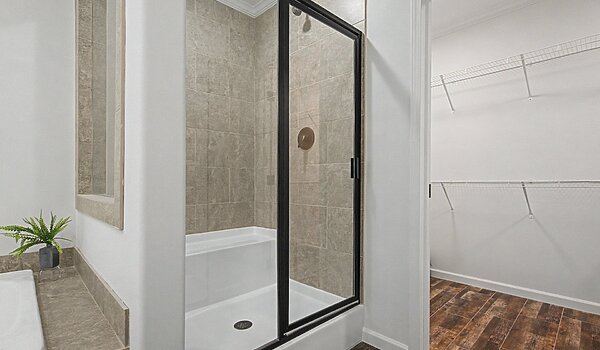 Signature Series / Orchard House DVHBSS-9006C (Porch) Bathroom 129524