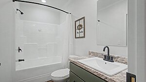 Signature Series / Orchard House DVHBSS-9006C (Porch) Bathroom 129526