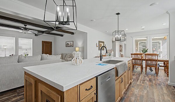 Signature Series / Orchard House DVHBSS-9006C (Porch) Kitchen 129514